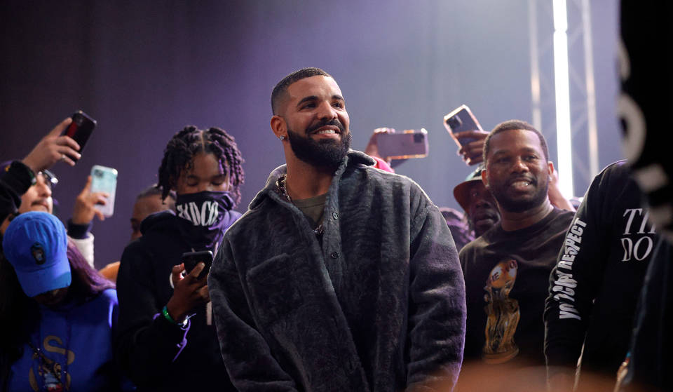 Drake Turns Houston Strip Club Into Makeshift Recording Studio For ‘ICEMAN’
