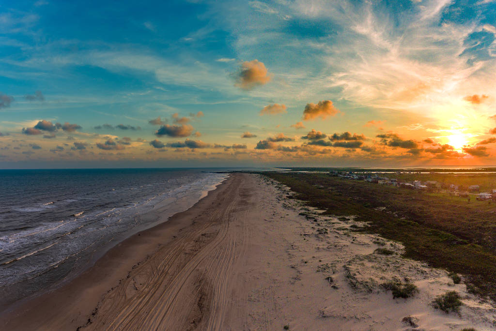 La imagen muestra la playa de Matagorda, en Texas.