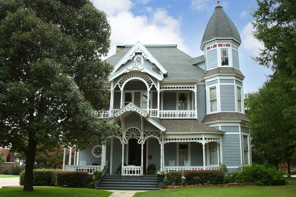 Image shows an old home in Nacogdoches, Texas
