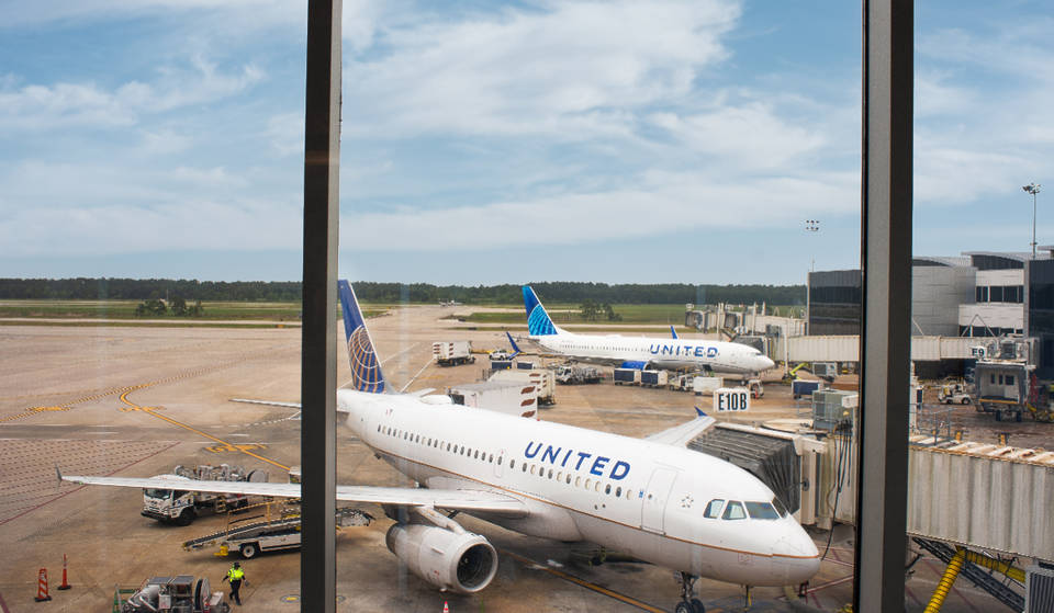 El cierre del Gobierno obliga a la FAA a reducir vuelos en los aeropuertos de Houston, esto es lo que debes saber