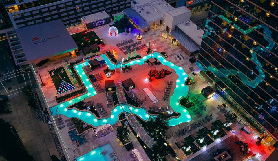 Texas Winter Lights vuelve por vacaciones con un río lento iluminado, iglús y mucho más
