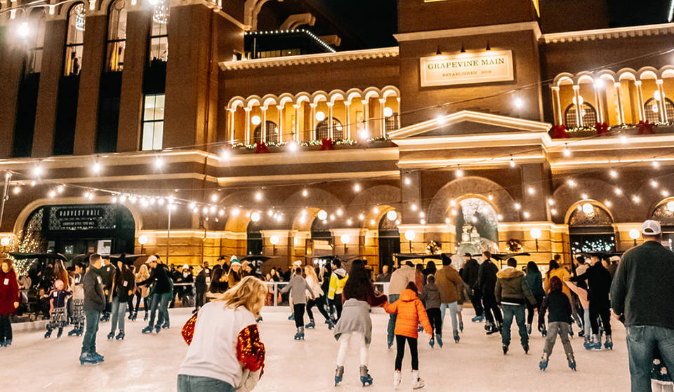 The Rockefeller Of The South, Christmas Trains, & More: The Christmas Capital Of Texas Is Just 3 Hours From Houston