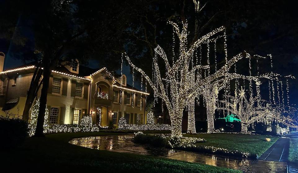 Houston’s Most Expensive Neighborhood Is One Of The Best To See Christmas Lights