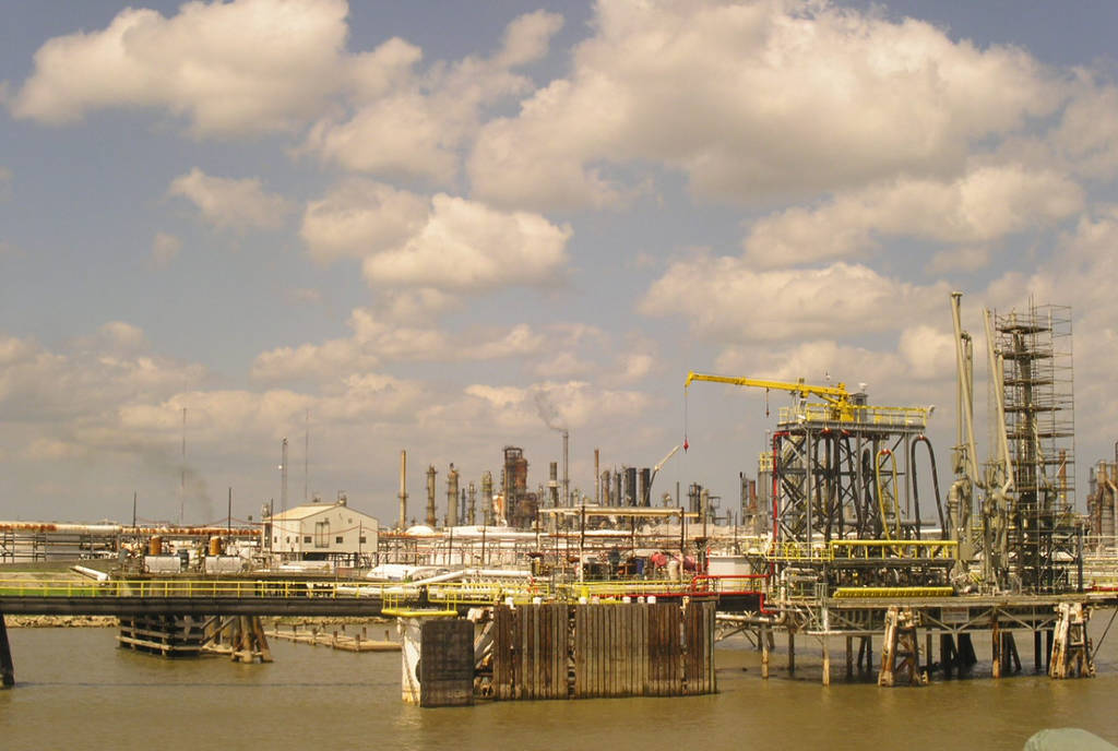 Image shows an oil refinery in Louisiana.