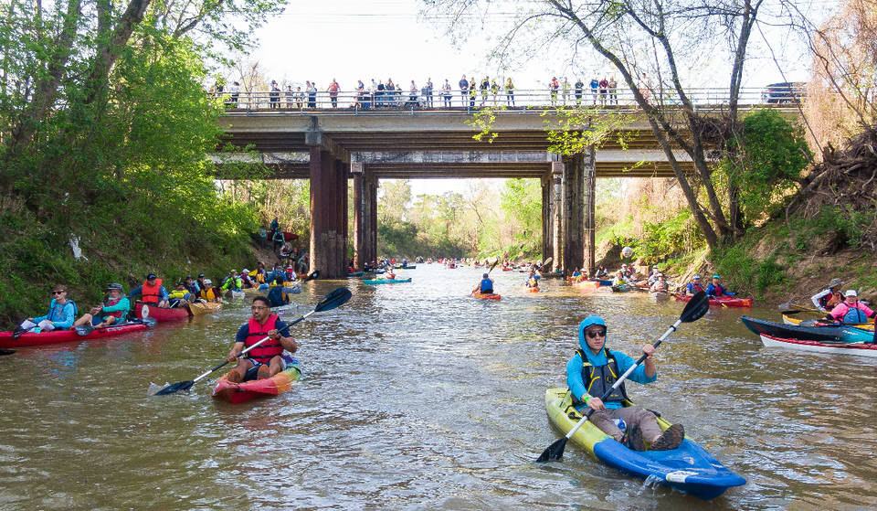 La mayor regata de canoa y kayak de Texas vuelve este fin de semana al Buffalo Bayou de Houston para celebrar su 54.ª edición