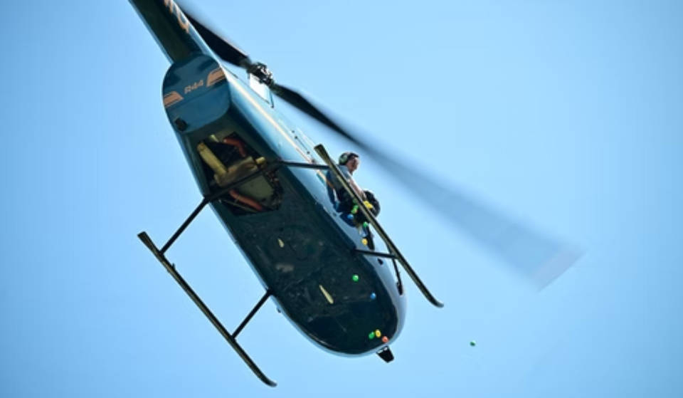 El mayor lanzamiento de huevos desde un helicóptero de Houston vuelve este fin de semana al Festival Renacentista de Lyons Avenue