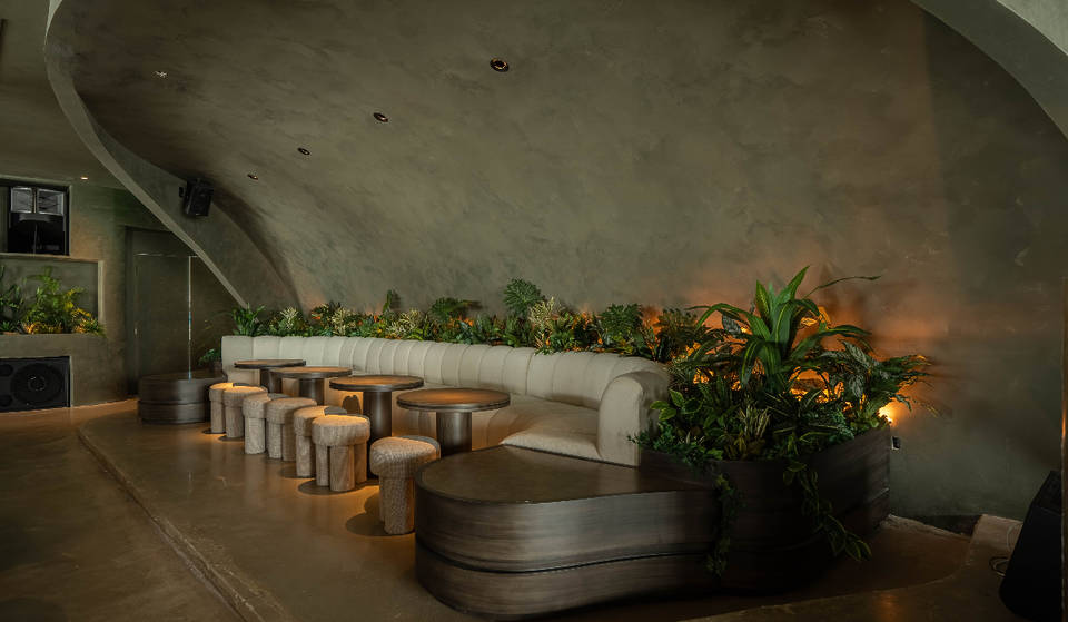 Dazzling New Houston Cocktail Lounge Opens With Michelin-Starred Chef Bites
