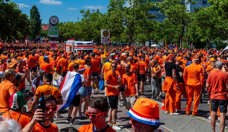 The world-famous ‘Oranje Fanwalk’ is taking over Houston streets this weekend — here is the route and schedule
