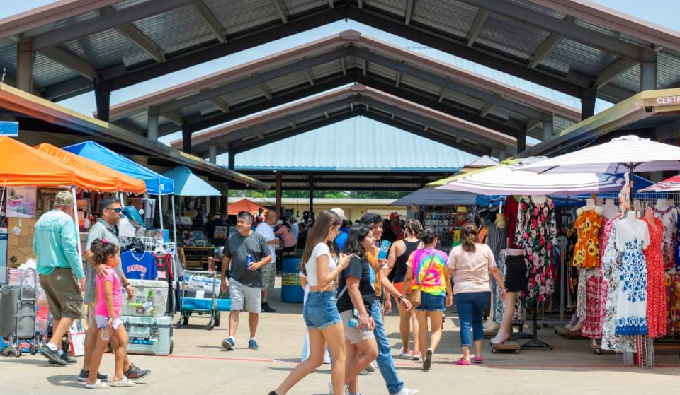 Forget standard flea markets: this giant 105-acre open-air market in Houston features +1,500 vendors, amusement park rides, and vintage finds