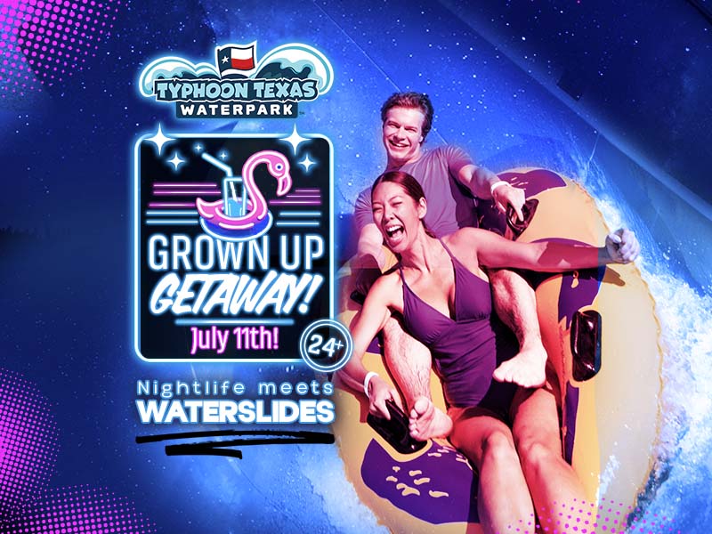 Imagen que muestra a una pareja de adultos en un tobogán acuático por la noche, con información sobre el evento solo para adultos del parque acuático Typhoon Texas.