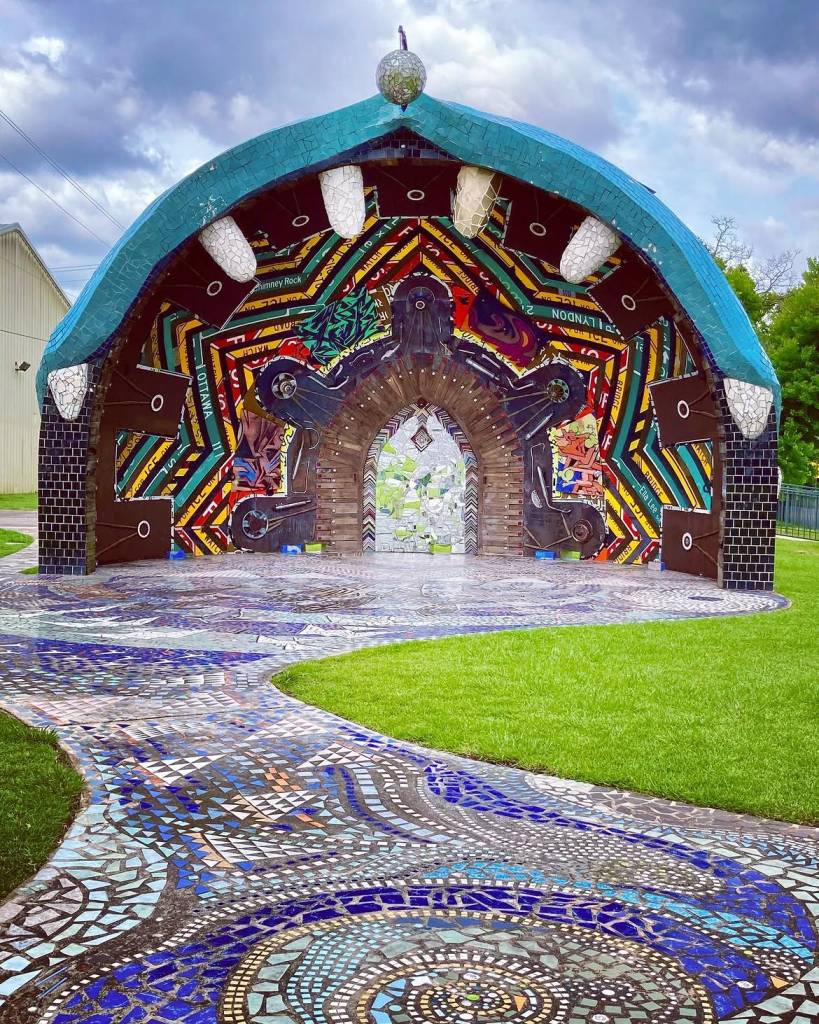La imagen muestra el anfiteatro de Smither Park en Houston. 