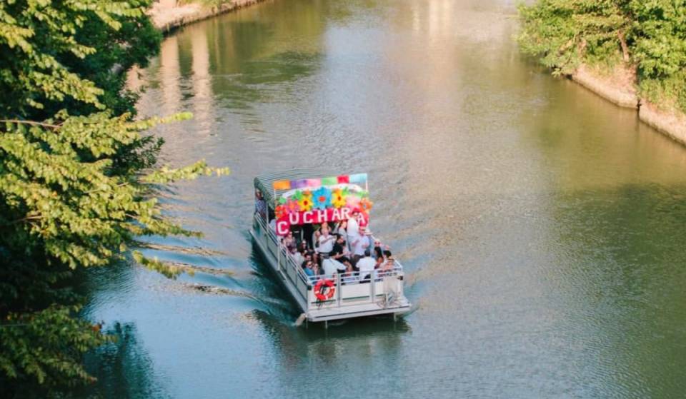 Con plazas limitadas, este agosto podrás subirte a un exclusivo recorrido en barco al estilo de la Ciudad de México con margaritas ilimitadas en el Buffalo Bayou de Houston