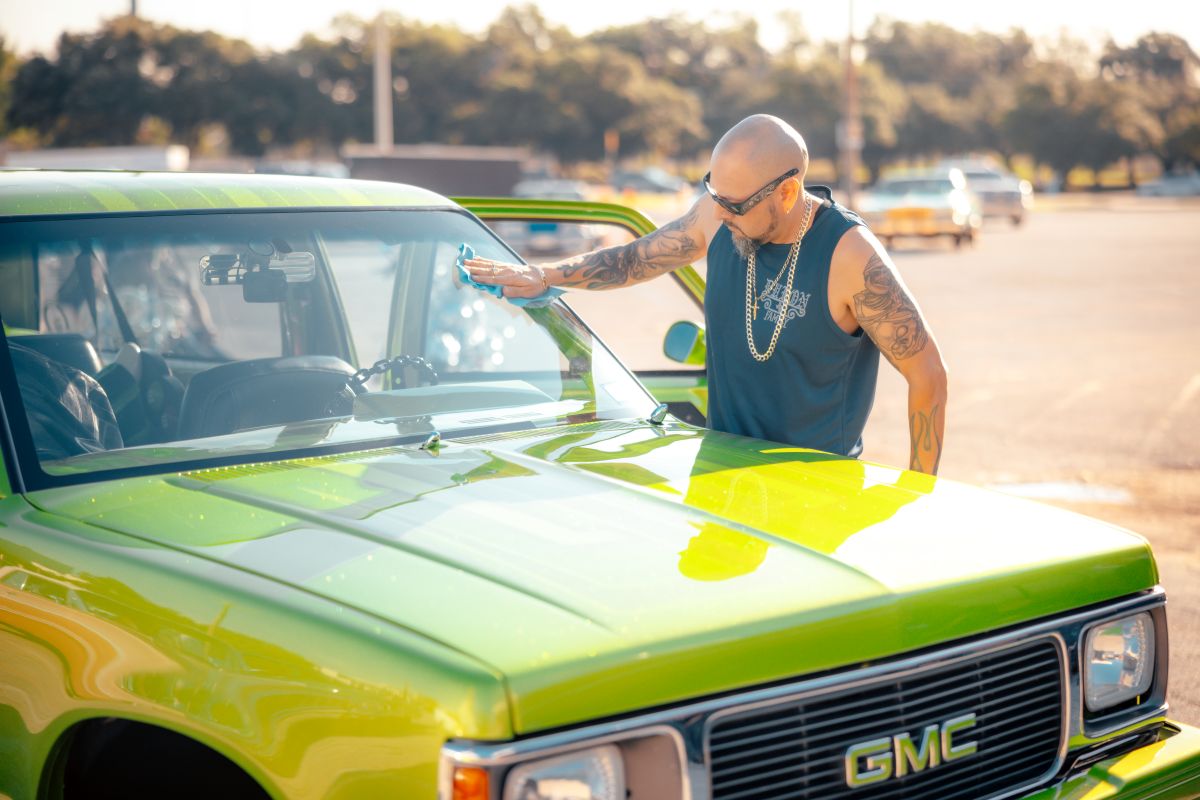 Featuring live hydraulic hopping contests, Lowrider Magazine’s iconic ...