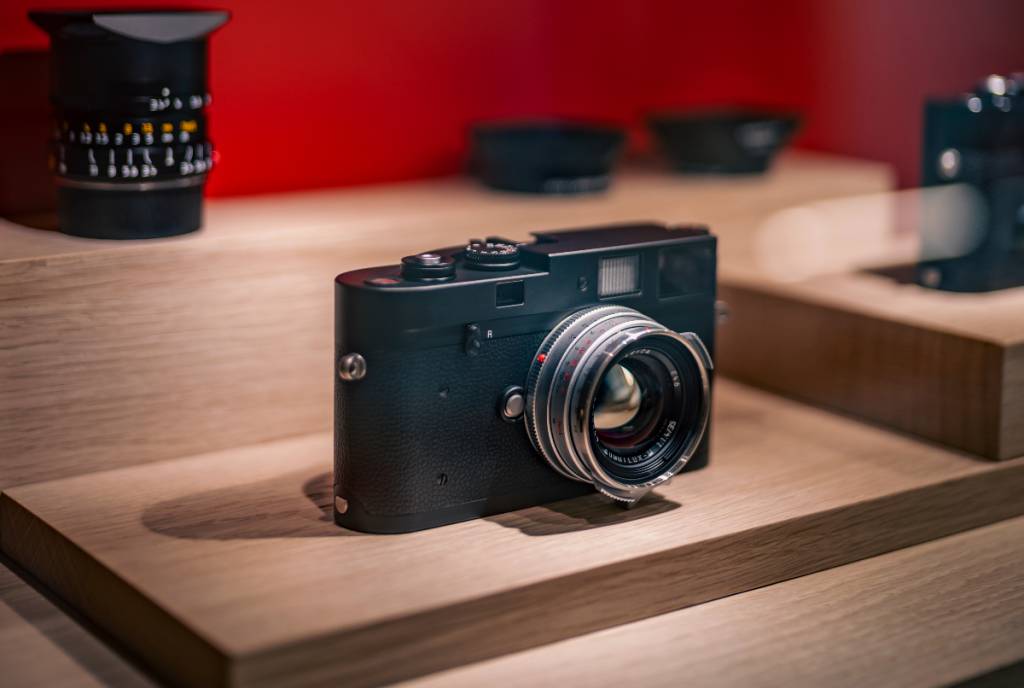 Image shows a Leica camera.