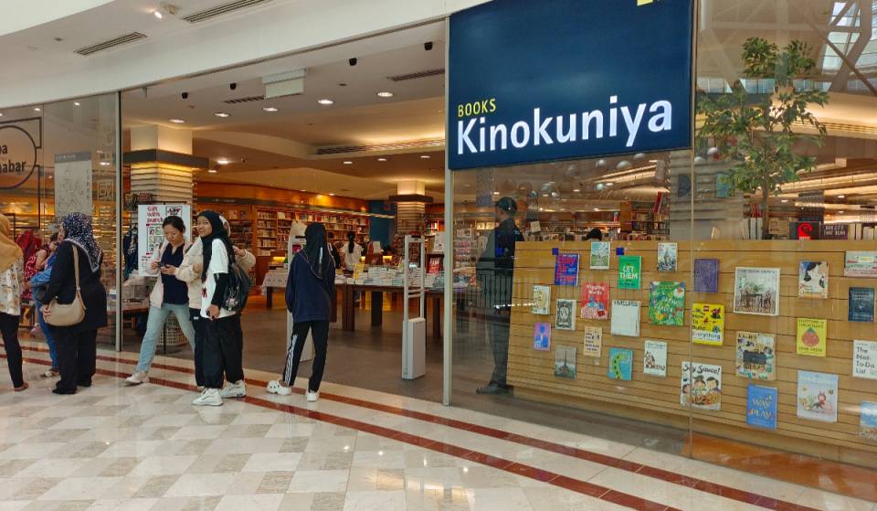 Una legendaria librería japonesa centenaria abre oficialmente una nueva y enorme tienda en Houston