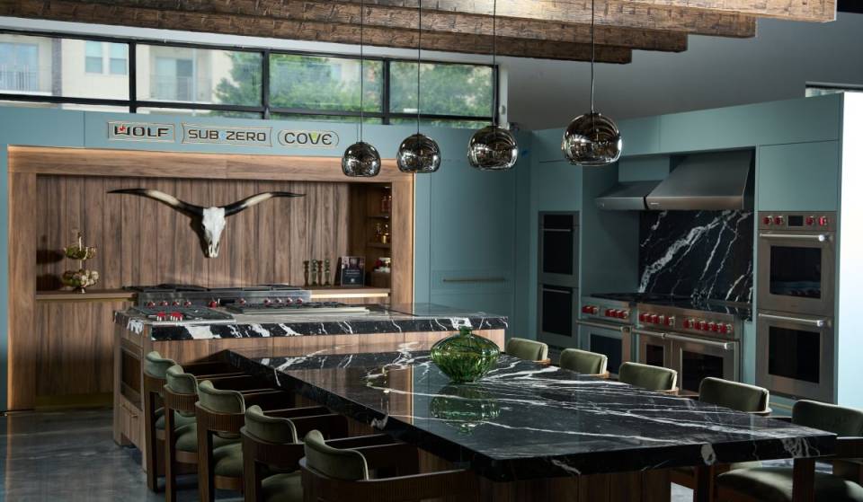 10 consejos de expertos: AJ Madison abre una enorme sala de exposición de 16 000 pies cuadrados en Houston, repleta de cocinas de lujo en funcionamiento y grandes ofertas en electrodomésticos