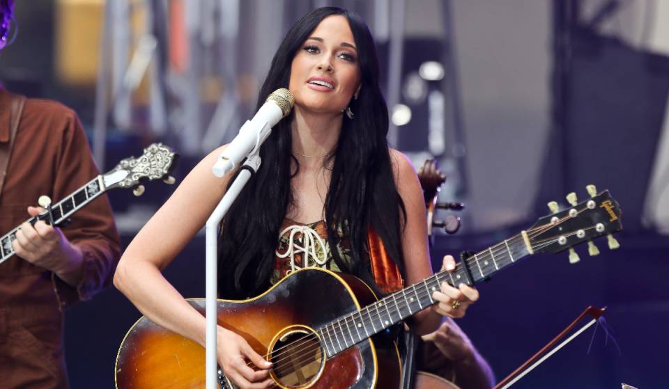 Todo lo que necesitas saber si vas al concierto de Kacey Musgraves en Houston esta noche: apertura de puertas, horarios, telonero, normas sobre el equipaje y más