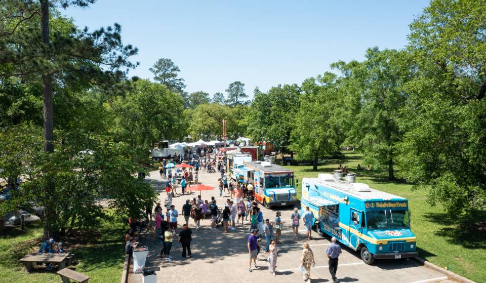 El Bayou City Art Festival trae este fin de semana a Houston a más de 250 artistas, una zona de cervezas artesanales y un campo de minigolf.