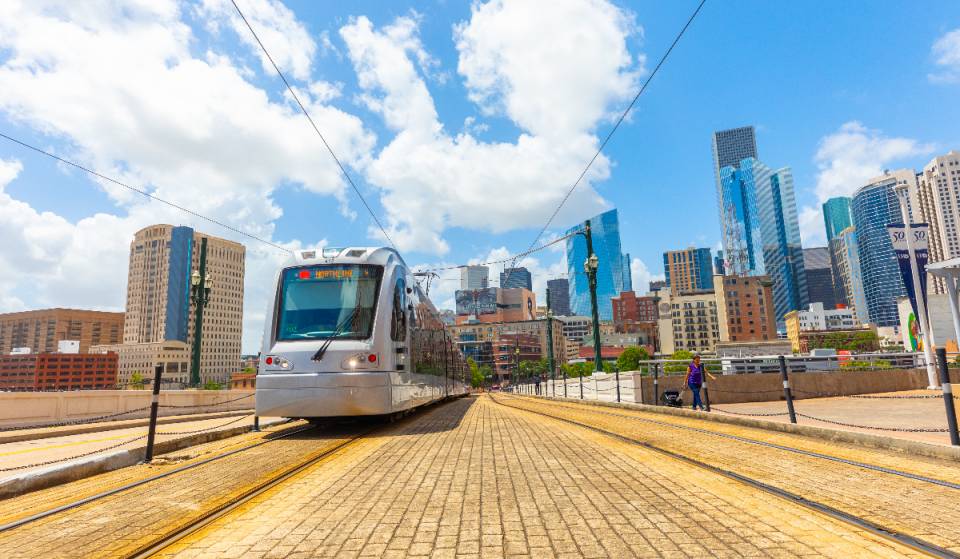 La tarjeta gratuita, exclusiva para residentes de Houston mayores de 70 años, que ofrece viajes ilimitados y gratuitos por toda la ciudad
