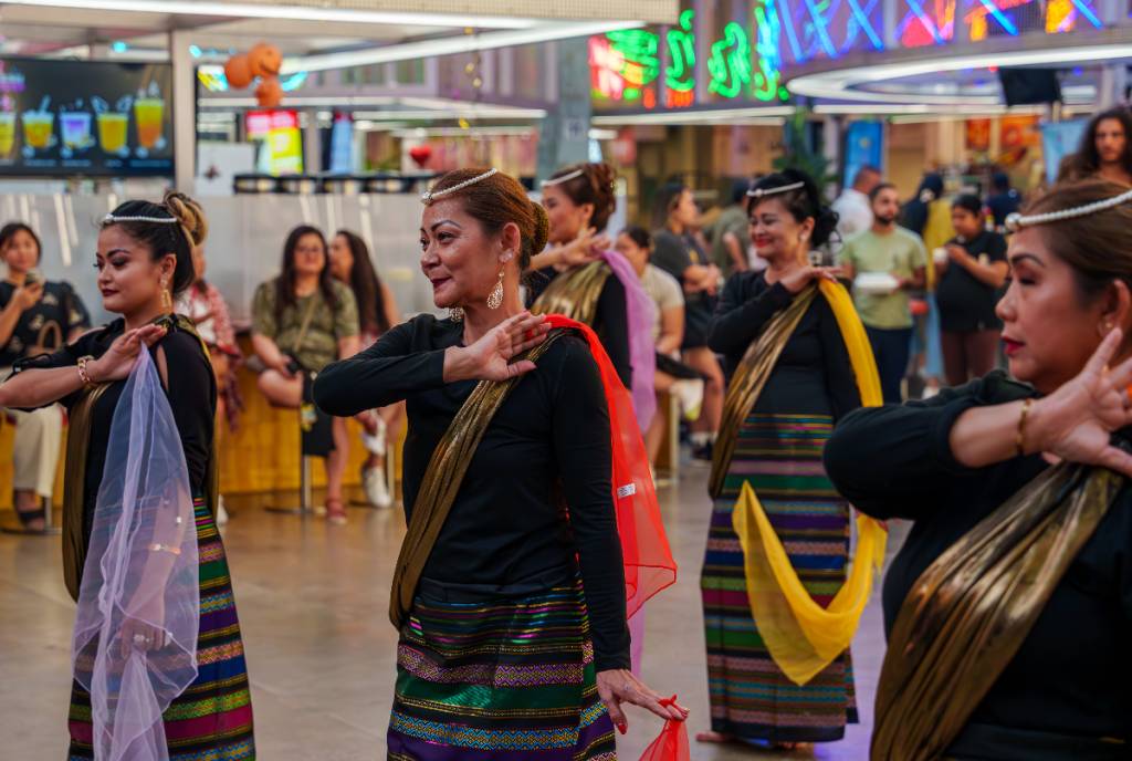 Imagen de un festival filipino en POST Houston.