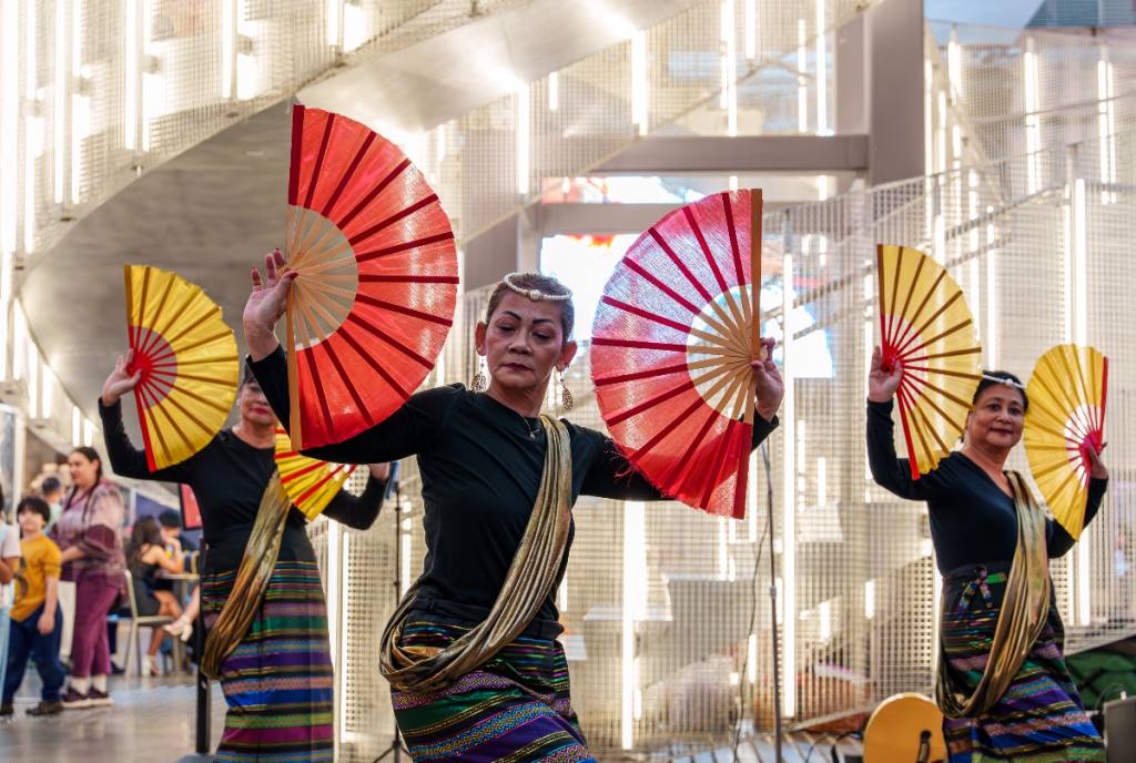 Imagen de un festival filipino en POST Houston.