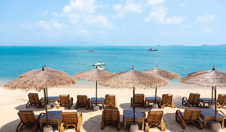 Die besten Strandclubs auf Ibiza zum Essen, Trinken und Tanzen direkt am Meer.