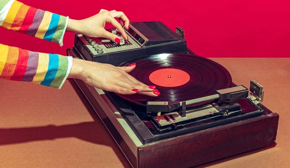 SUN SETS x EIVISSA: vinilos, atardecer y un homenaje muy especial a José Padilla