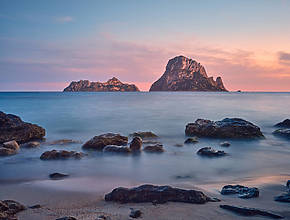 Es Vedrà auf Ibiza: Aussichtspunkt, Legenden und alles, was man wissen muss, um ihn zu besuchen