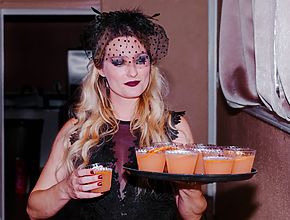 Hear The Darkest Stories While Enjoying Delicious Cocktails At Jacksonville’s Haunted Tavern Bar