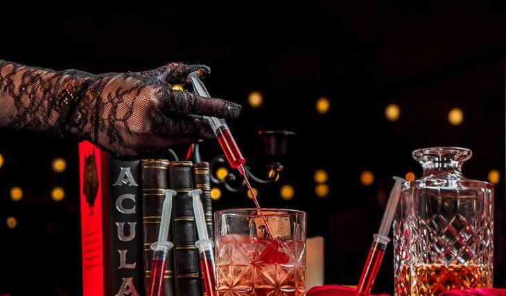 This Vampire Supper Club Is Only In Kansas City For A Few Nights