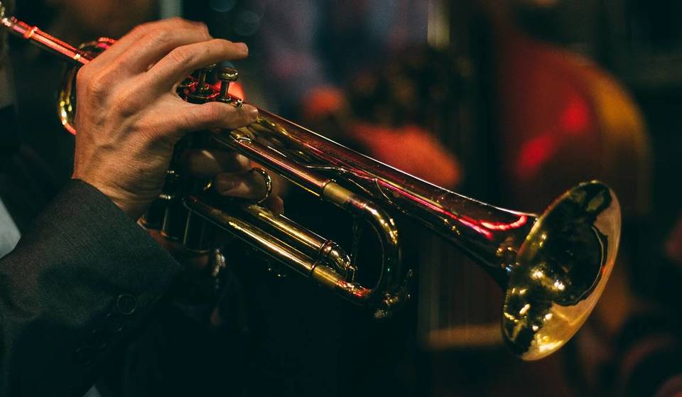 Germany&#8217;s oldest jazz bar is located in the heart of Cologne, where celebrities such as Udo Lindenberg are regular guests &#8211; and admission is free!