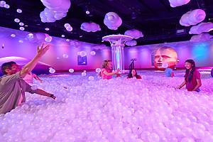 A fantasy world is now unfolding in Cologne with 12 multisensory rooms filled with bubbles of every kind, designed to unleash your inner child—secure your tickets now!