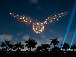 Der Himmel über Köln wird zur Bühne für die legendären Abenteuer aus den Harry Potter™-Filmen – mit 1.200 Drohnen und einem eindrucksvollen Lichterspiel aus LED-Armbändern