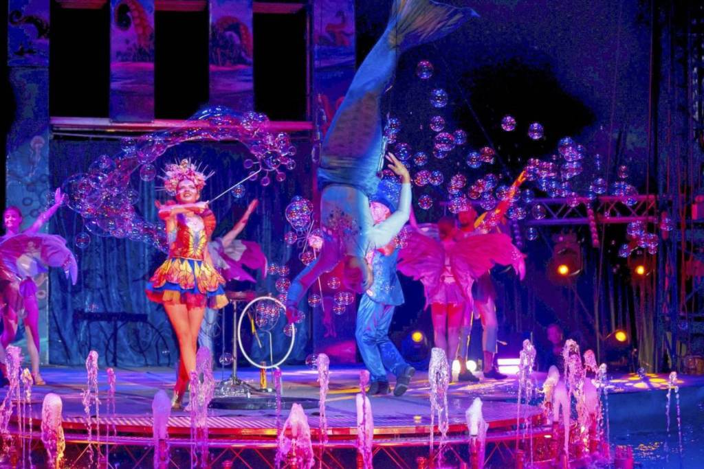 Spektakel beim ukrainischen Waterland Zirkus in Köln.