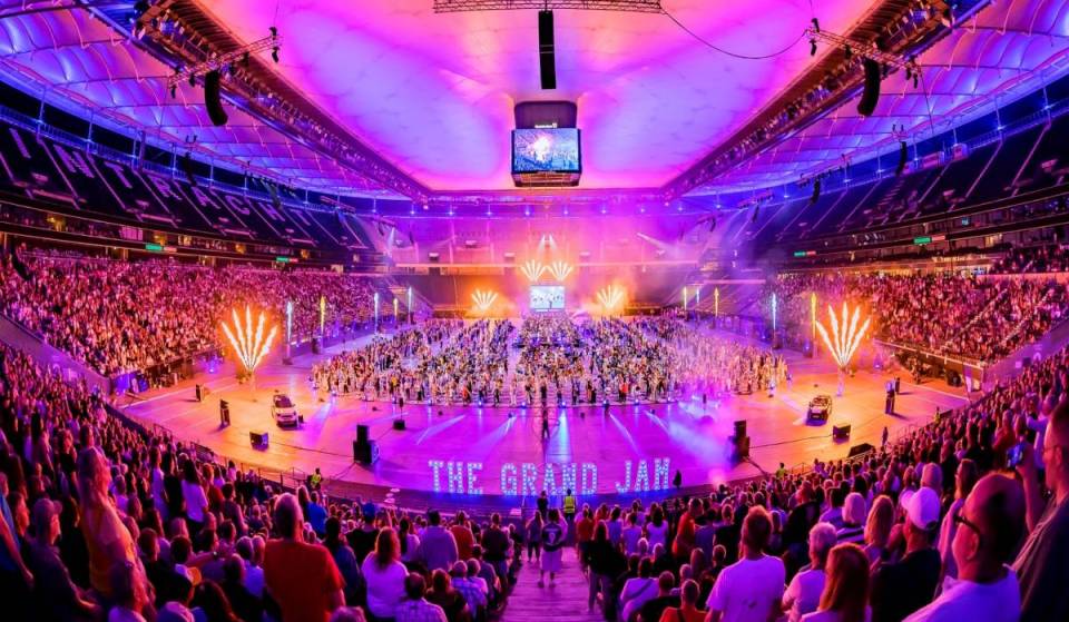 The Grand Jam kommt nach Kölle: Rockt, singt und feiert beim Konzert eures Lebens – mit der größten Band der Welt und exklusiven Special Guests!