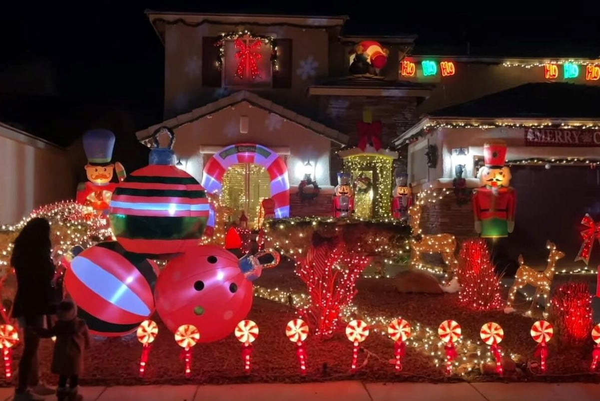 The Free Candy Cane House In Henderson Is Returning For Its 4th Year