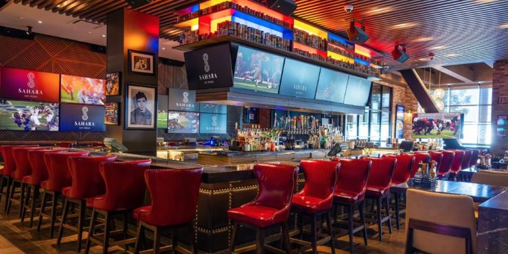 inside Chickie’s & Pete’s Crabhouse + Sports Bar