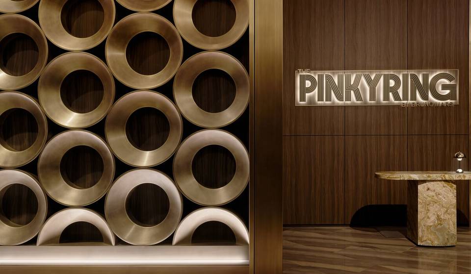 This Vegas Bar That Forbids Phones And Focuses On Real Connection Was Nominated For A World-Renowned Award