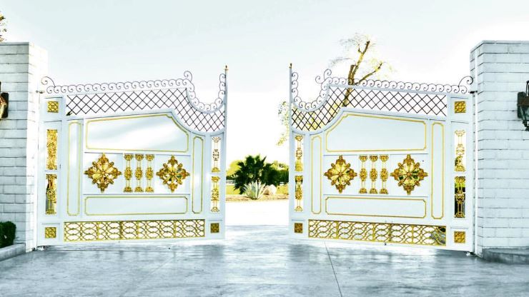 golden gates at Casa de Shenandoah