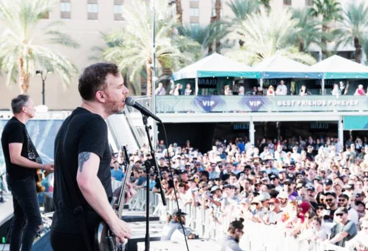 crowd at an outdoor concert in Vegas