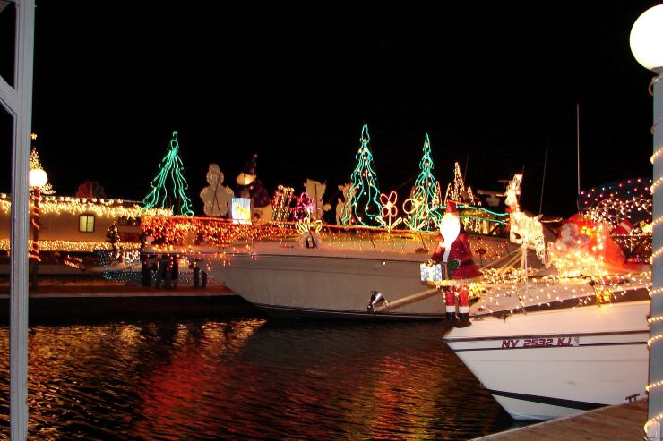 Christmas boat at Lake Mead