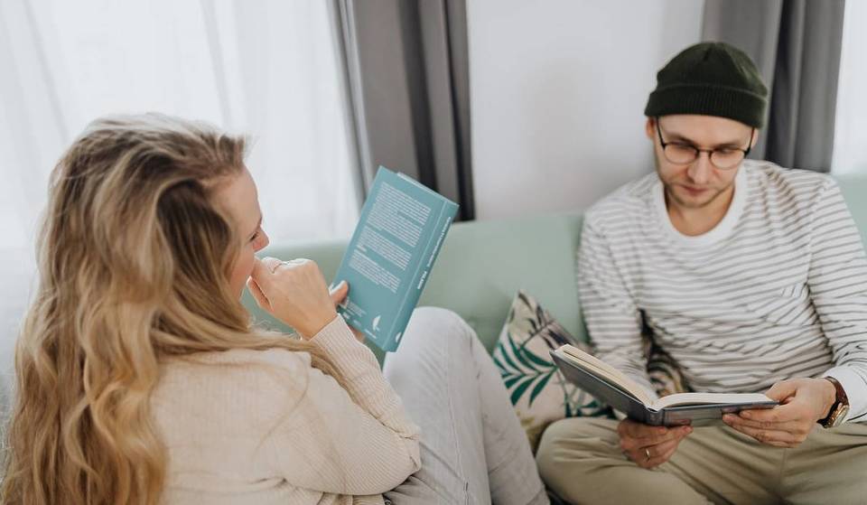 Meet the ‘Introvert Happy Hour’ in Las Vegas — A Quiet Book Club With No Assigned Reading