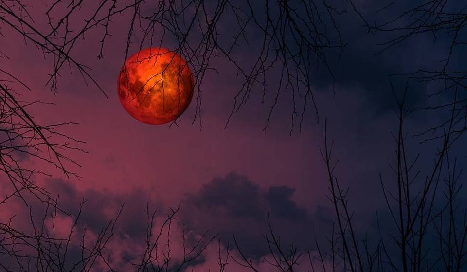 A Rare Blood Moon Will Transform The Vegas Sky Into A Rusty Red This Tuesday