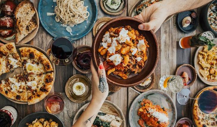 Este restaurante del distrito artístico acaba de ser nombrado uno de los mejores restaurantes de Estados Unidos y cuenta con nueve panaderos dedicados exclusivamente a la elaboración de pan.