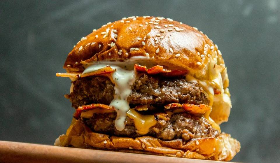 L.A.’s Most Iconic Smash Burger Is Coming To Vegas, And Giving Away 500 Free Burgers This Thursday