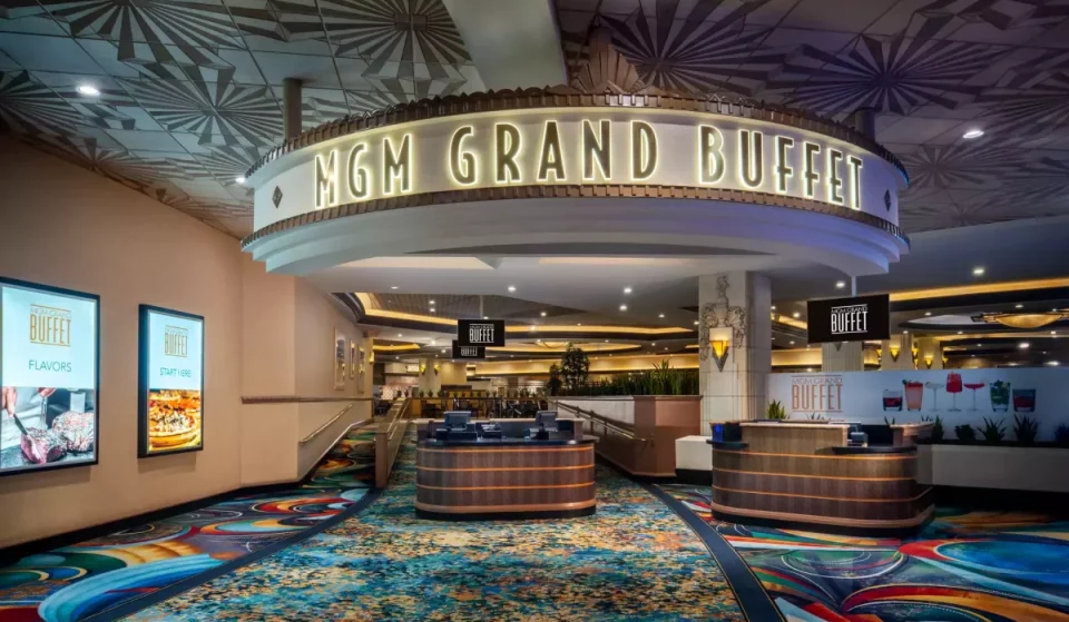 This Iconic Las Vegas Buffet Is Closing After 30 Years, Leaving Only 7 Traditional Feasts On The Strip