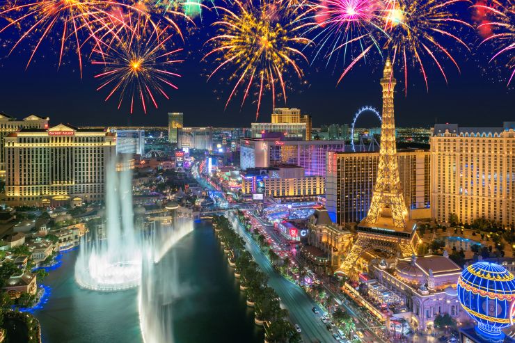 Fuegos artificiales del 4 de julio sobre Las Vegas