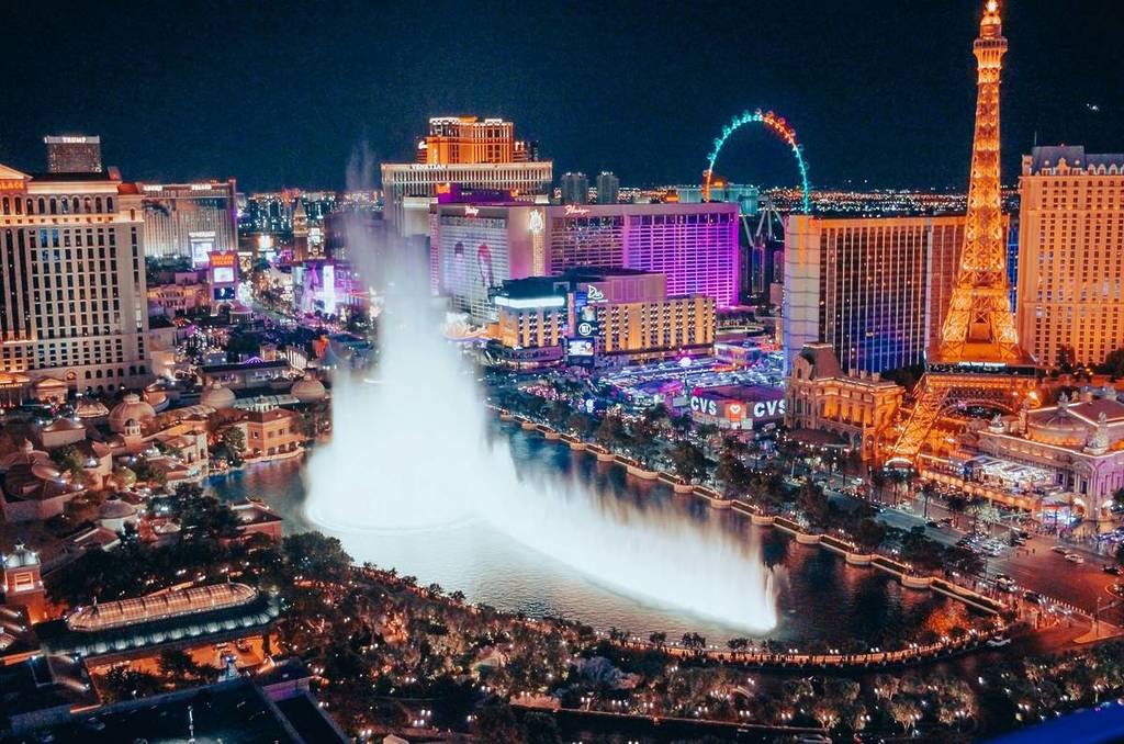 Las Vegas de noche vista desde arriba
