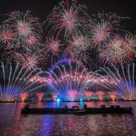 In Pictures: Just 21 Spectacular Photos Of London's New Year's Eve ...