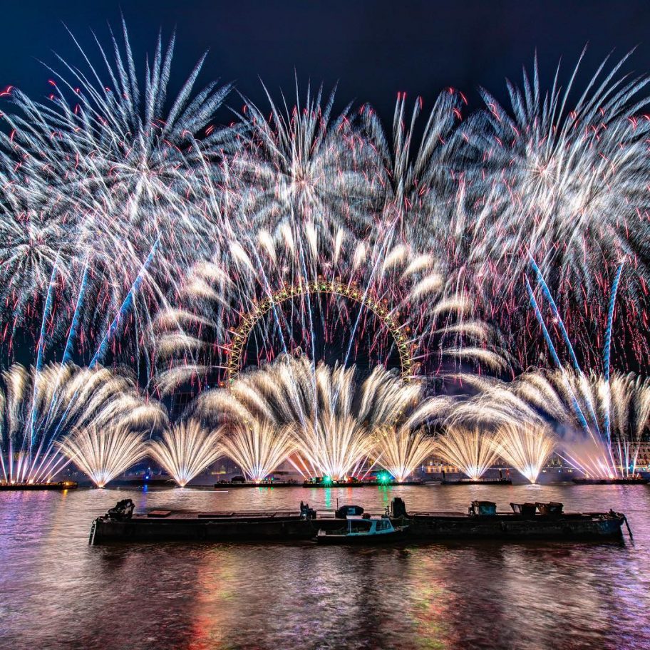 In Pictures: Just 21 Spectacular Photos Of London's New Year's Eve ...